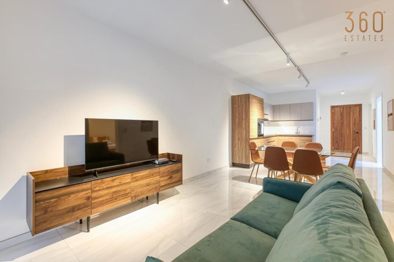 Modern 2Br Apt With Private Terrace & Sofa Bed By 360 Estates セント・ポールズ・ベイ エクステリア 写真