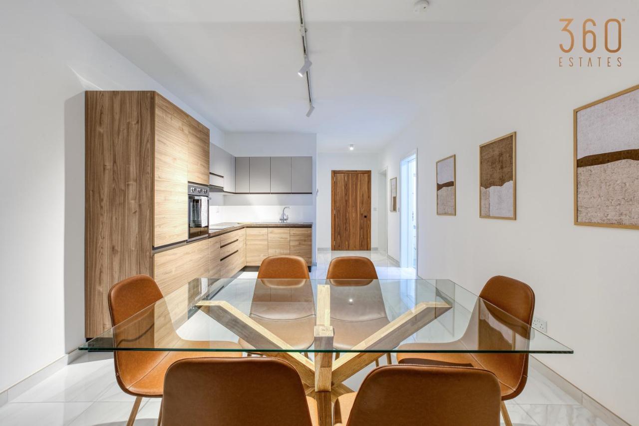 Modern 2Br Apt With Private Terrace & Sofa Bed By 360 Estates セント・ポールズ・ベイ エクステリア 写真